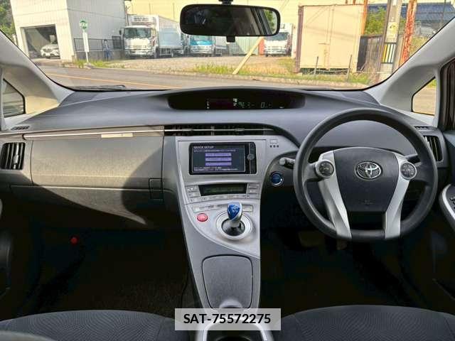 Toyota PRIUS 2013-05 7820639-1