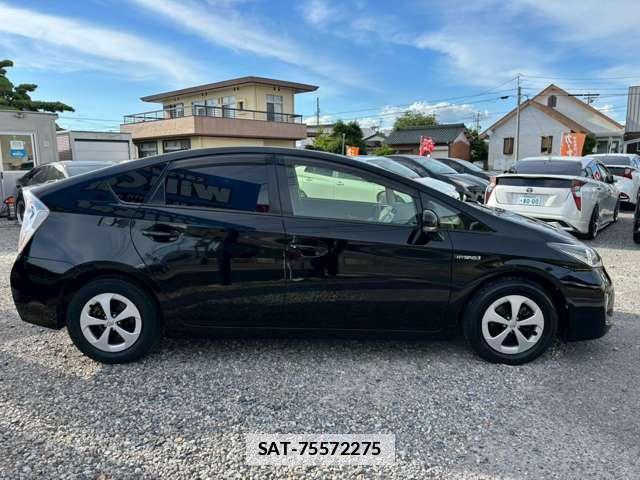 Toyota PRIUS 2013-05 7820639-13