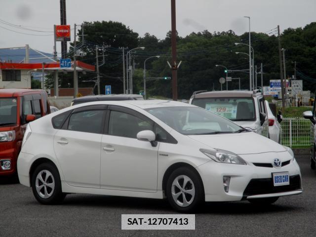 Toyota PRIUS 2013-05 7820706-12