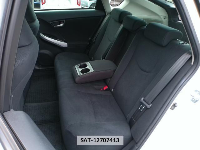Toyota PRIUS 2013-05 7820706-7