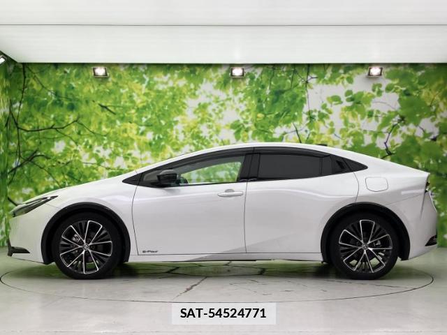 Toyota PRIUS 2024-03 7821598-1