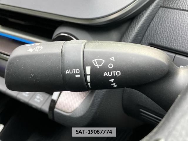 Toyota PRIUS 2023-08 7821639-16