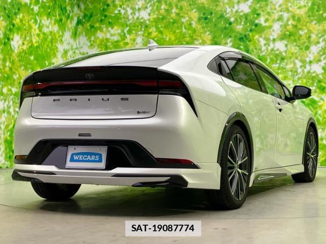 Toyota PRIUS 2023-08 7821639-2