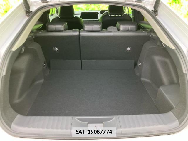 Toyota PRIUS 2023-08 7821639-7