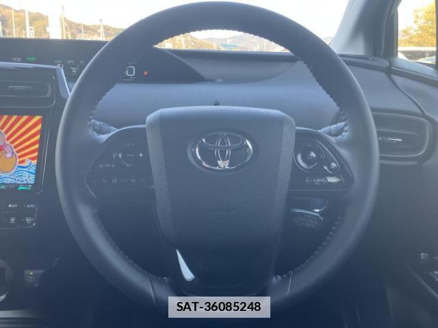 Toyota PRIUS 2021-05 7821689-12
