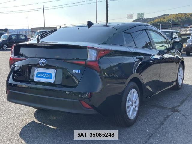 Toyota PRIUS 2021-05 7821689-2
