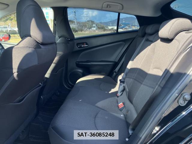 Toyota PRIUS 2021-05 7821689-6