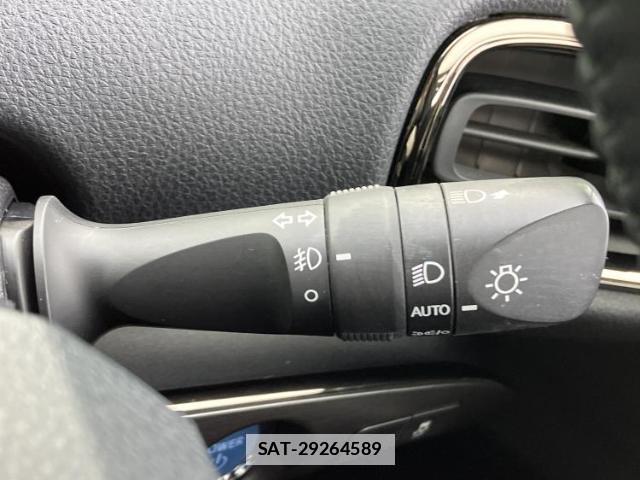 Toyota PRIUS 2022-08 7821736-13