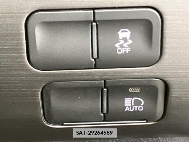 Toyota PRIUS 2022-08 7821736-17