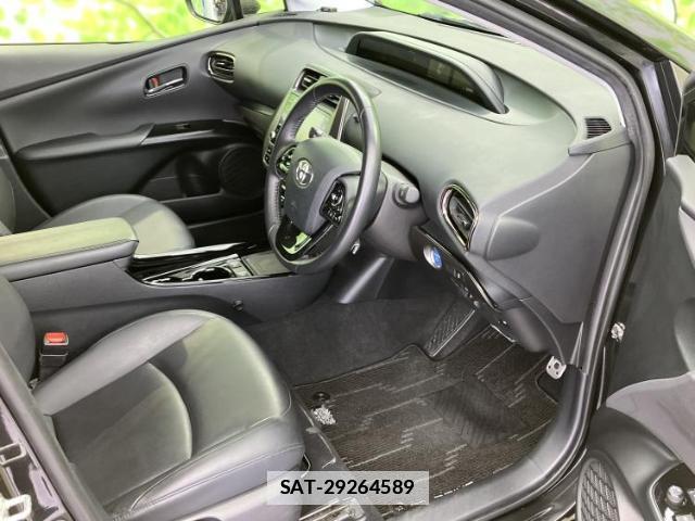 Toyota PRIUS 2022-08 7821736-3