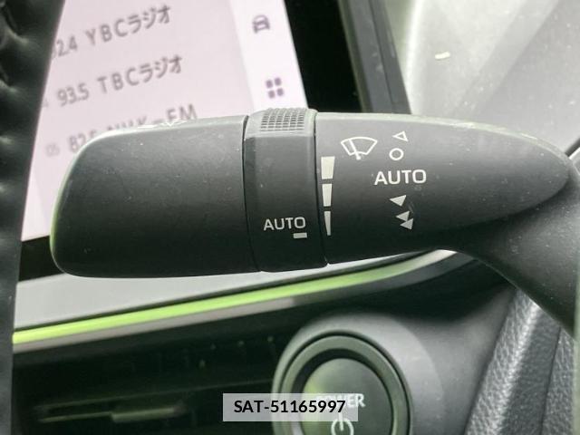 Toyota PRIUS 2023-03 7821950-17