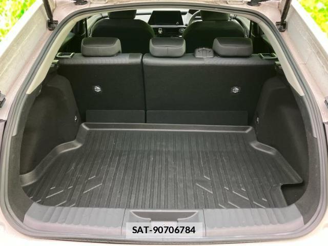 Toyota PRIUS 2024-11 7822191-7