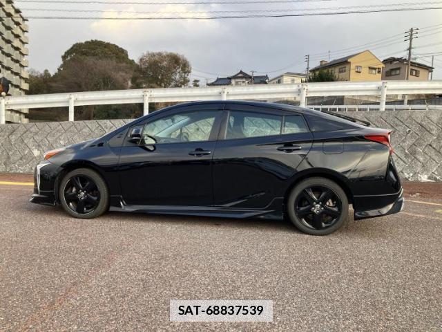 Toyota PRIUS 2021-01 7822738-1