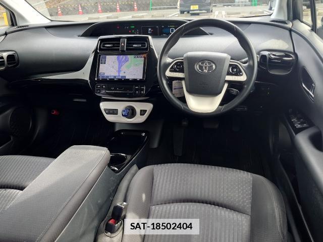 Toyota PRIUS 2018-10 7822837-1