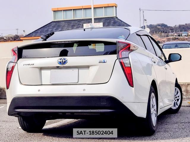 Toyota PRIUS 2018-10 7822837-2