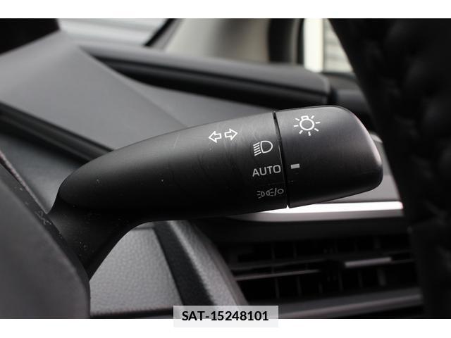 Toyota PRIUS 2023-03 7822931-18