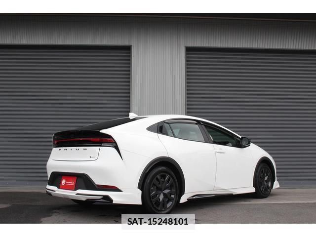 Toyota PRIUS 2023-03 7822931-2