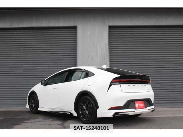 Toyota PRIUS 2023-03 7822931-3