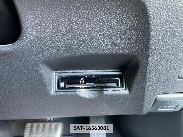Toyota PRIUS 2016-07 7823127-10