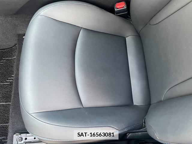 Toyota PRIUS 2016-07 7823127-15