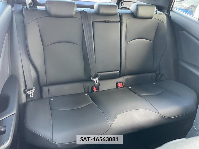 Toyota PRIUS 2016-07 7823127-16