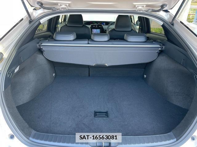 Toyota PRIUS 2016-07 7823127-17