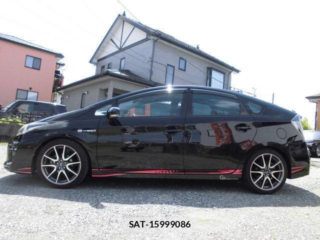 Toyota PRIUS 2012-04 7823214-15
