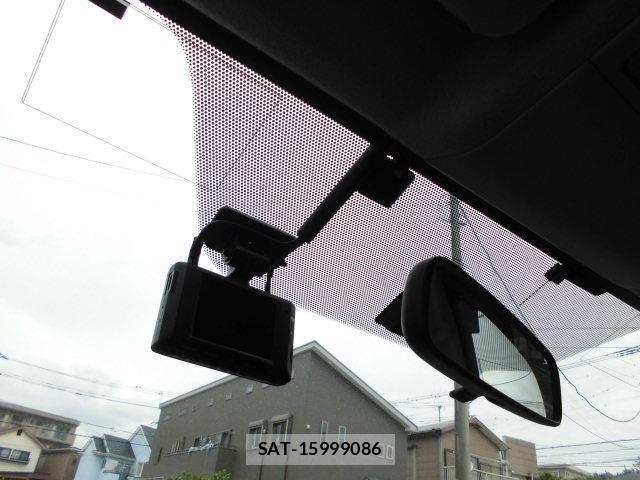 Toyota PRIUS 2012-04 7823214-18