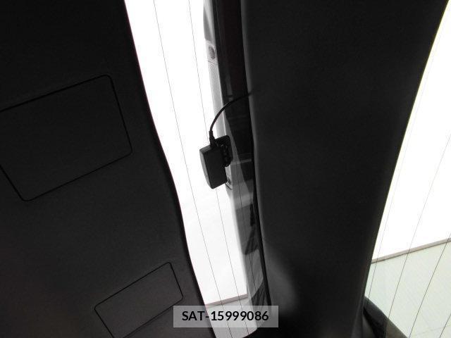 Toyota PRIUS 2012-04 7823214-19