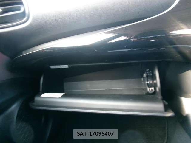 Toyota PRIUS 2015-12 7823314-15