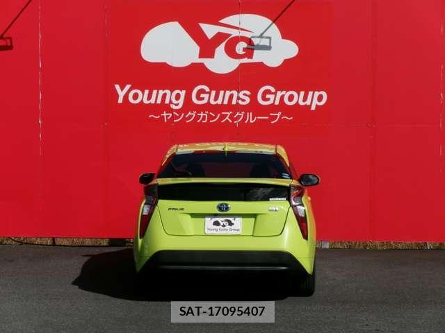 Toyota PRIUS 2015-12 7823314-3