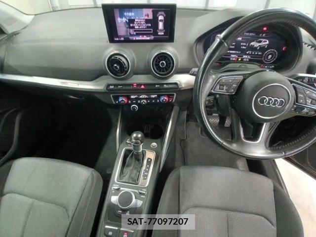 Audi Q2 2017-06 7811453-2