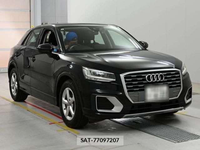 Audi Q2 2017-06 7811453-6