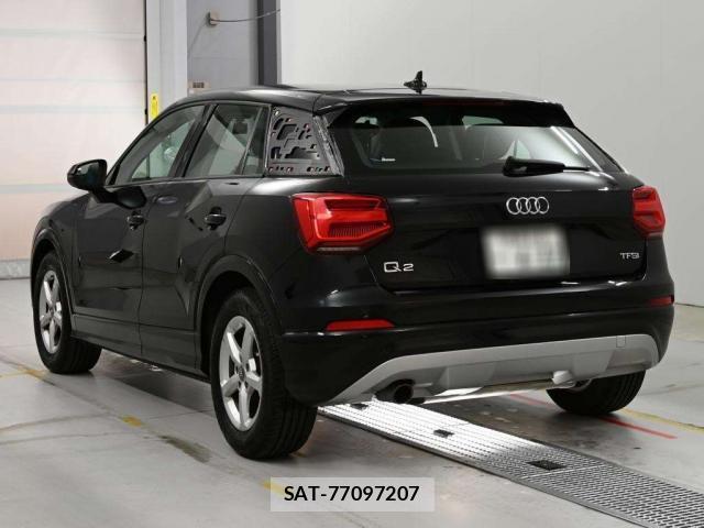 Audi Q2 2017-06 7811453-8