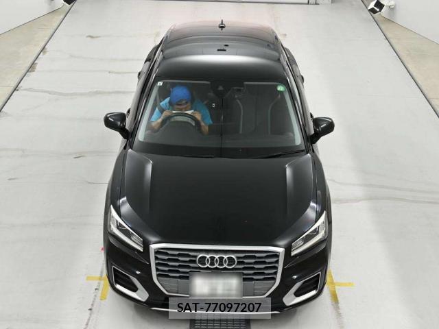 Audi Q2 2017-06 7811453-9