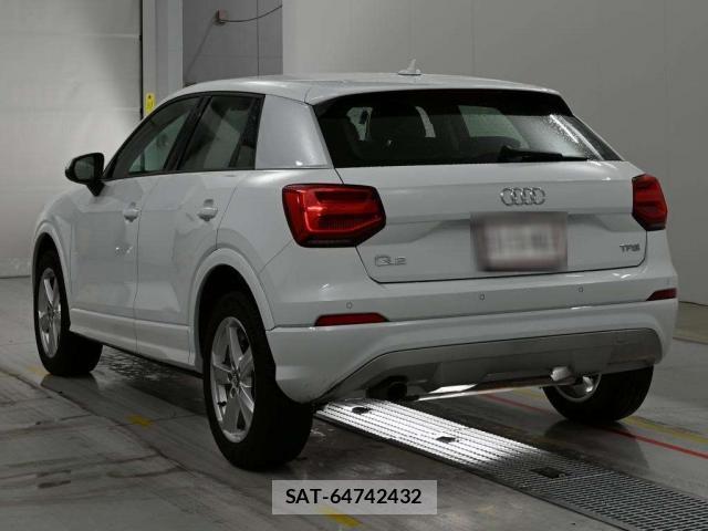 Audi Q2 2017-07 7811734-12