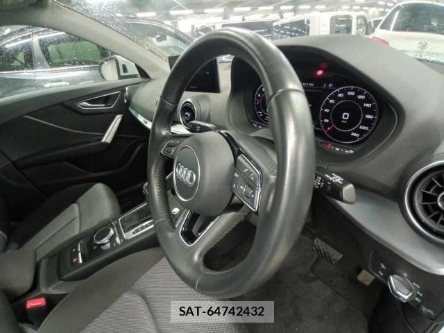 Audi Q2 2017-07 7811734-3