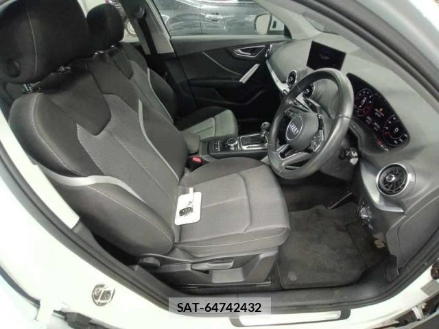 Audi Q2 2017-07 7811734-4