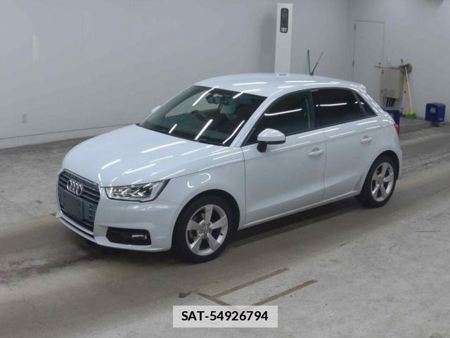 Audi Q2 2021-09 7816591-3