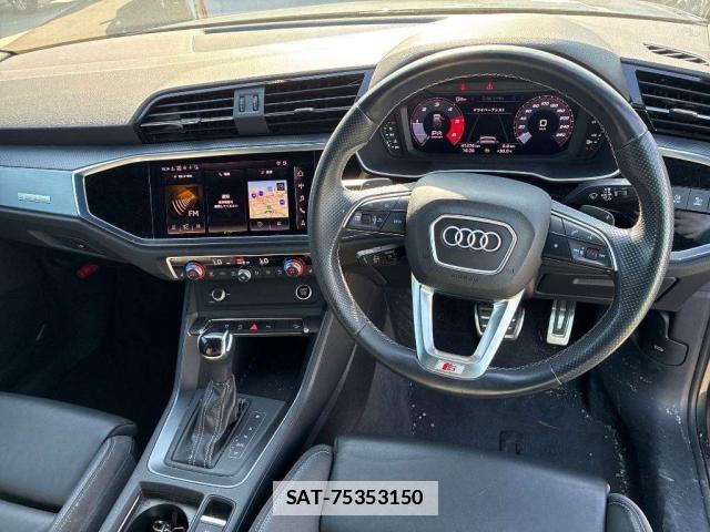 Audi Q3 2021-05 7815027-2