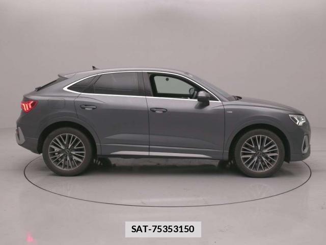 Audi Q3 2021-05 7815027-6