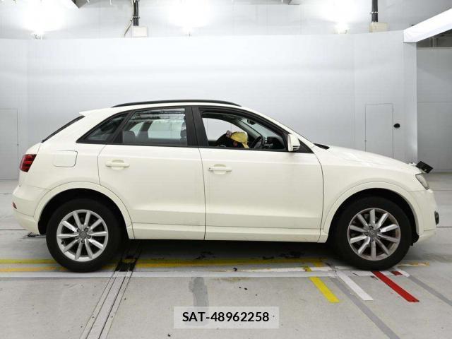 Audi Q3 2013-09 7815037-9