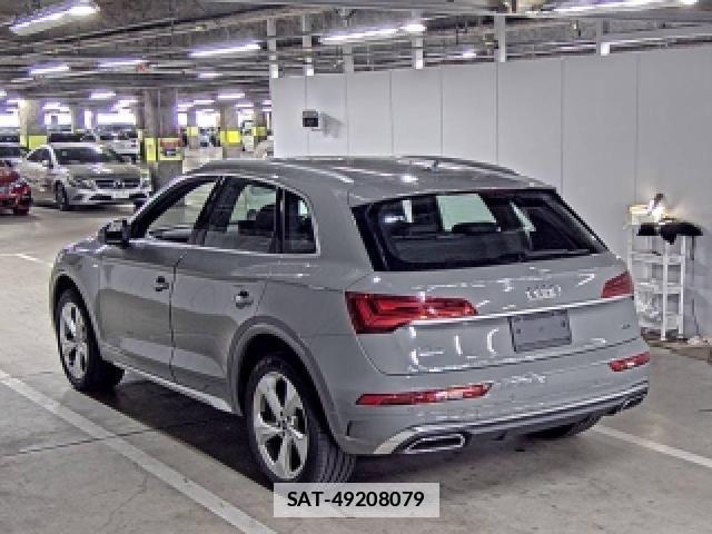 Audi Q5 2021-06 7815210-1
