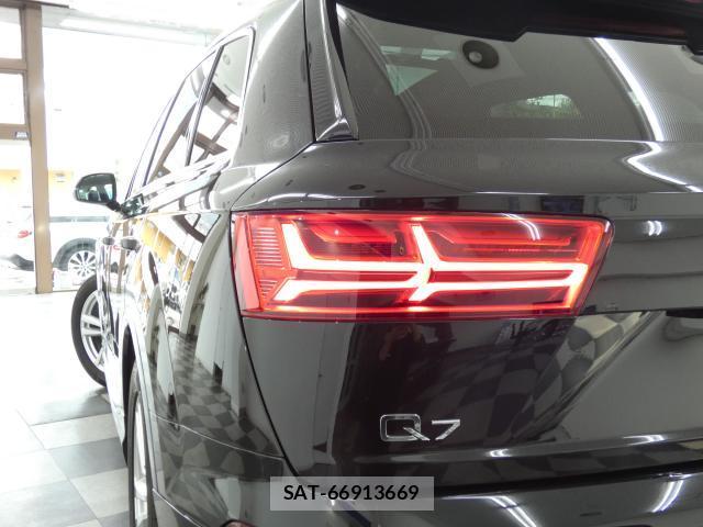 Audi Q7 2019-05 7820242-6