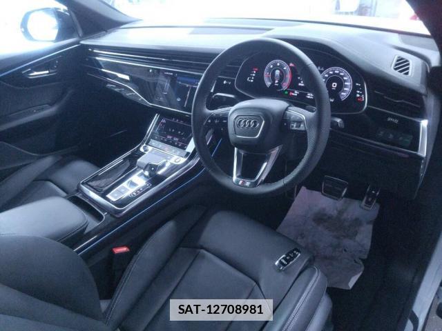 Audi Q8 2025-08 7811392-2