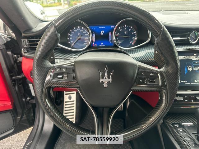 Maserati QUATTROPORTE 2018-07 7812480-11