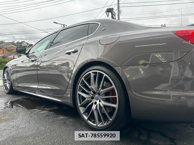 Maserati QUATTROPORTE 2018-07 7812480-12