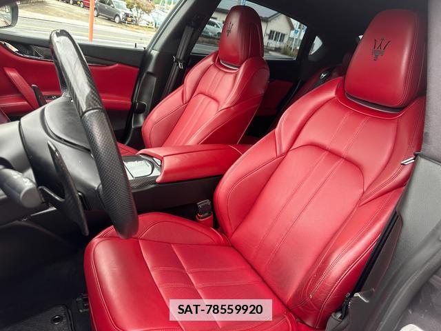Maserati QUATTROPORTE 2018-07 7812480-18