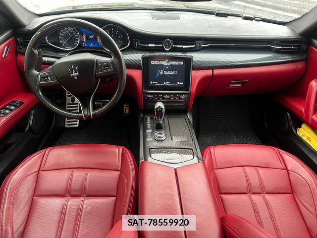 Maserati QUATTROPORTE 2018-07 7812480-2