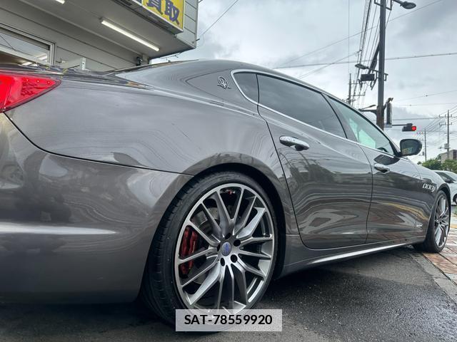 Maserati QUATTROPORTE 2018-07 7812480-3